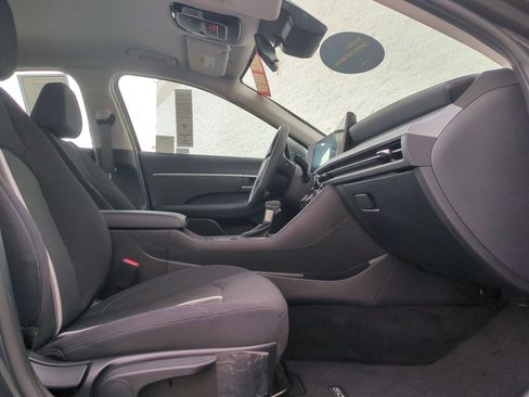 Certified 2025 Hyundai Sonata SE FWD image 11