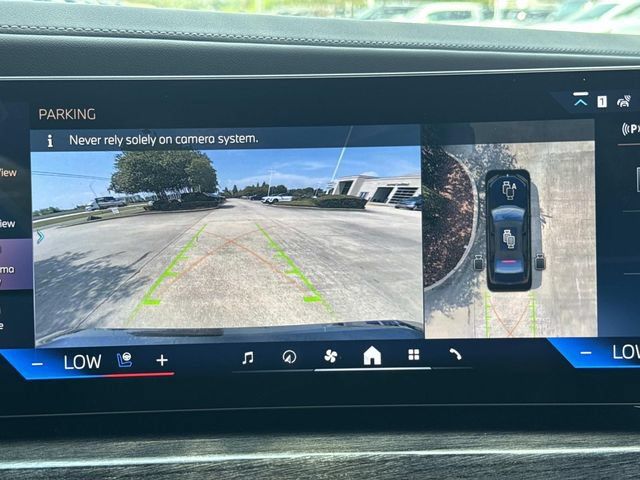 Used 2026 BMW 760i xDrive w/ Executive Package AWD/4WD image 25