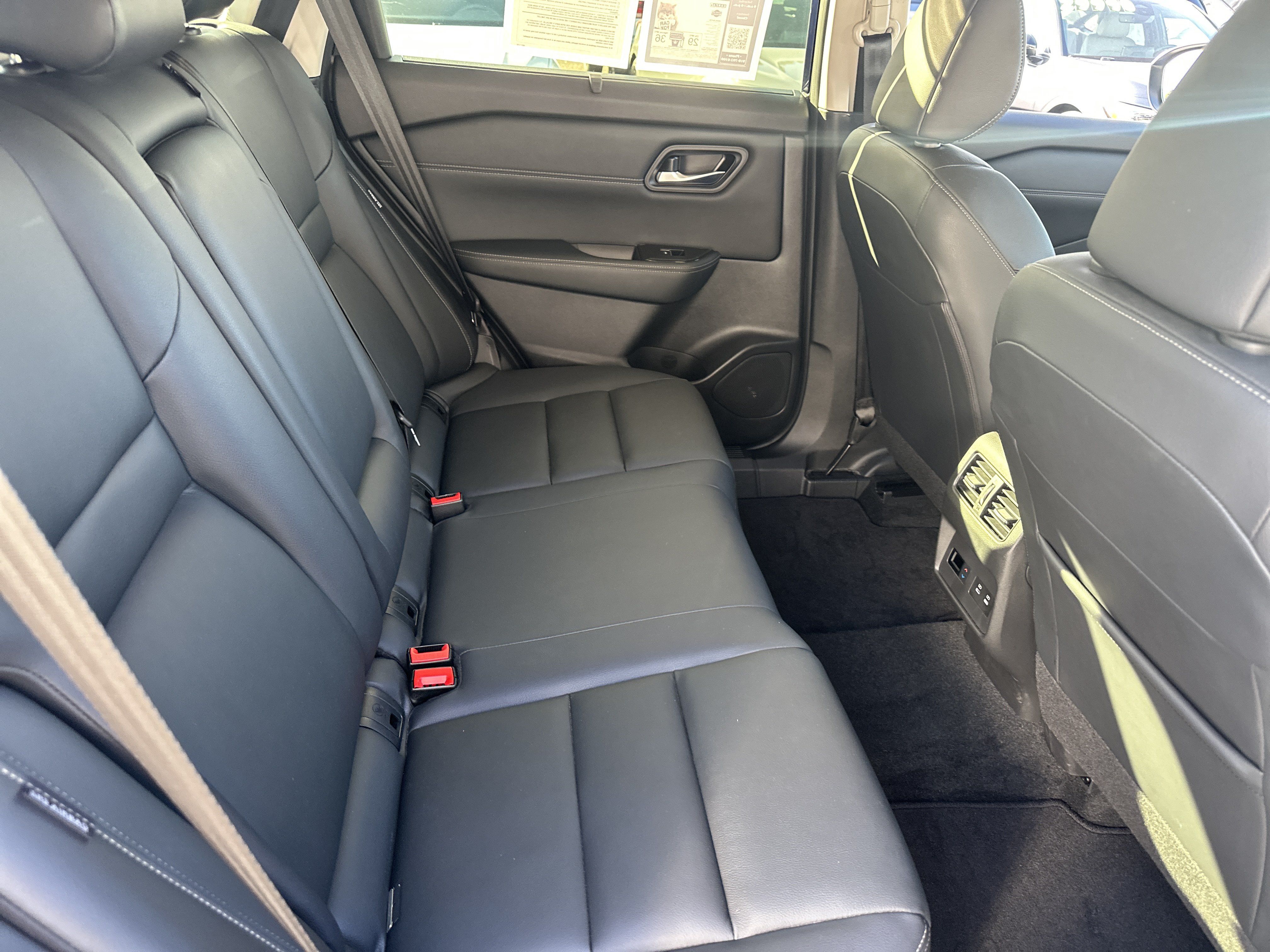 Used 2025 Nissan Rogue SL w/ SL Premium Package FWD image 14
