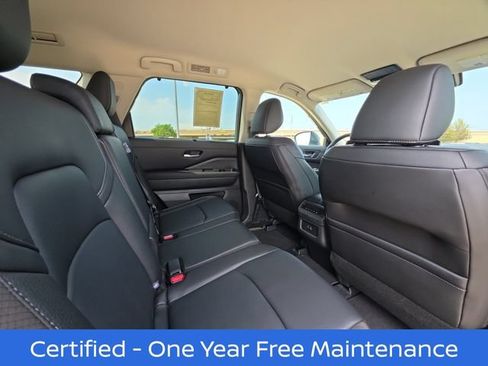 Certified 2025 Nissan Pathfinder SL FWD image 27