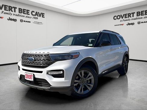 Used 2023 Ford Explorer XLT w/ Equipment Group 202A image 1