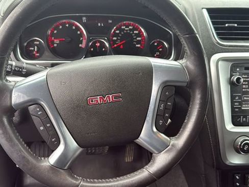 Used 2015 GMC Acadia SLE image 15