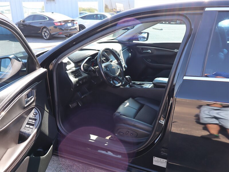 Used 2016 Chevrolet Impala LT FWD image 15