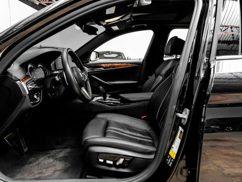 Used 2018 BMW M550i xDrive M550i xDrive Sedan 4D image 4