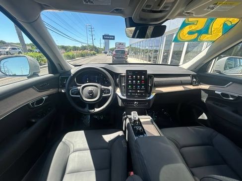 Certified 2025 Volvo XC90 B6 Plus AWD/4WD image 19