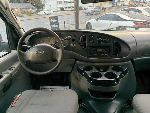 Used 2008 Ford E-350 and Econoline 350 XLT RWD image 25