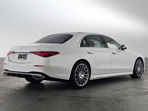 New 2025 Mercedes-Benz S 580 4MATIC Sedan image 3