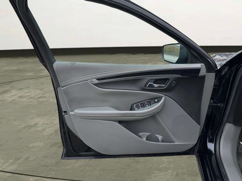 Used 2019 Chevrolet Impala LT image 15