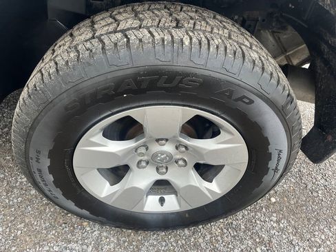 Used 2019 RAM 1500 Big Horn AWD/4WD image 12