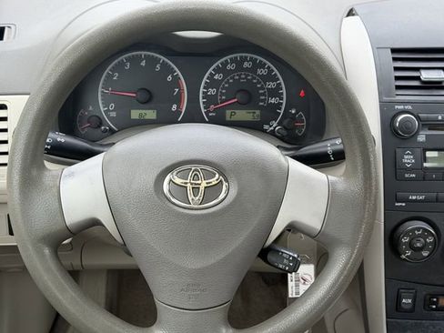 Used 2010 Toyota Corolla LE FWD image 11