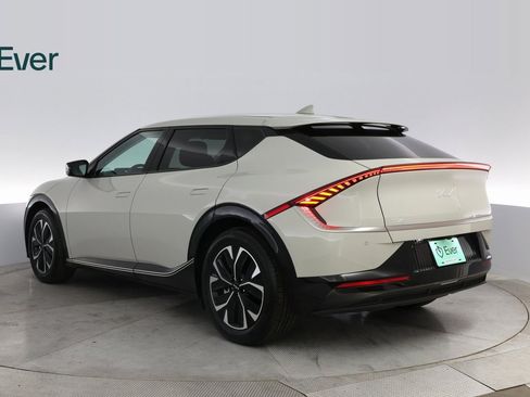 Used 2024 Kia EV6 Wind image 14