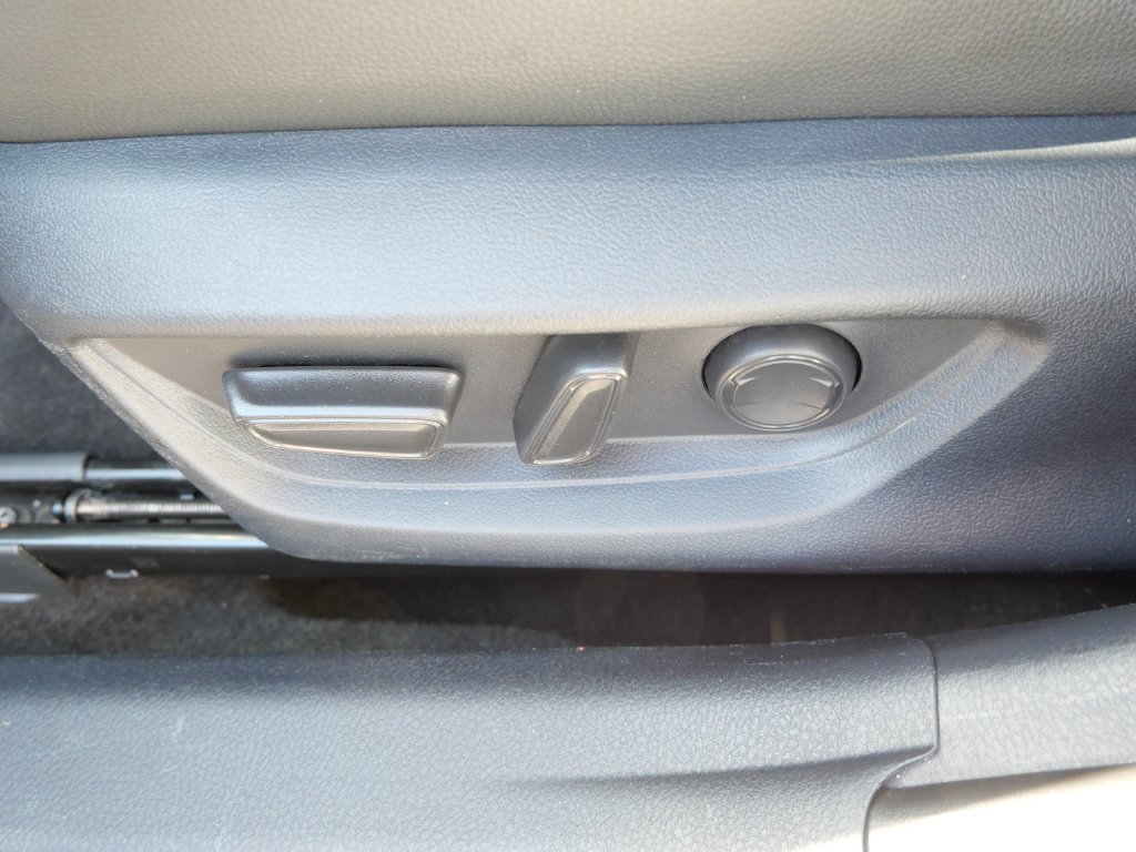 Certified 2025 Toyota Camry SE FWD image 15
