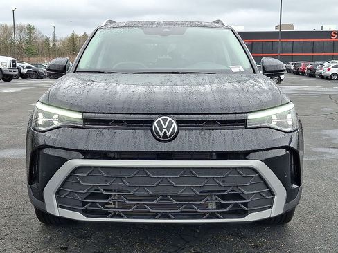 Used 2025 Volkswagen Taos SE FWD image 29