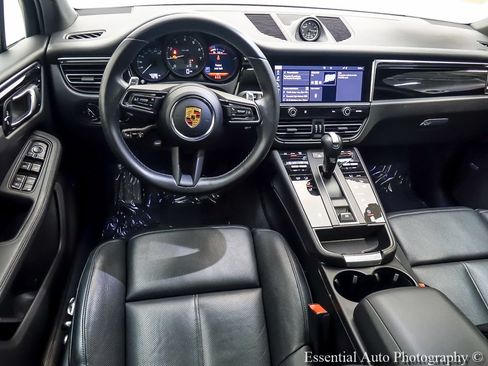 Used 2023 Porsche Macan AWD/4WD image 14