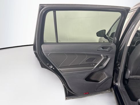Used 2023 Volkswagen Tiguan SE AWD/4WD image 25