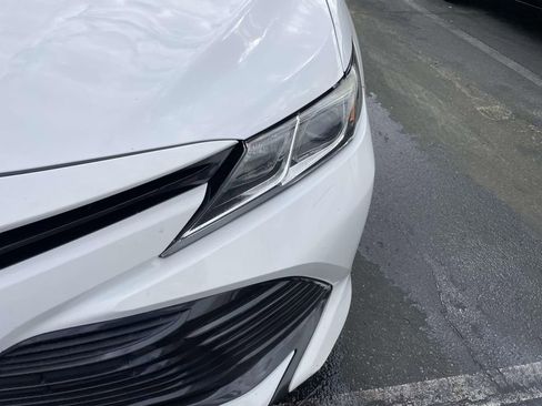 Used 2020 Toyota Camry LE image 12