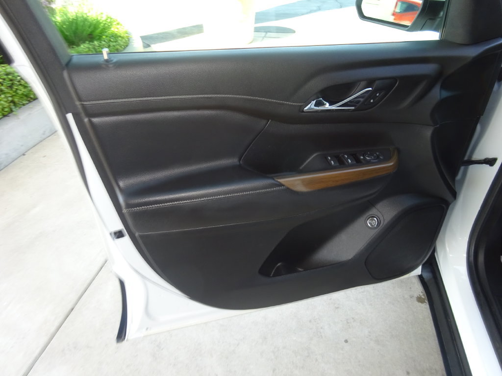 Certified 2021 GMC Acadia SLE w/ Driver Convenience Package FWD image 24
