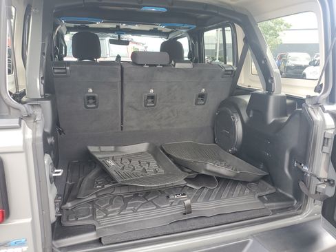 Used 2021 Jeep Wrangler Unlimited Rubicon 4xe w/ Steel Bumper Group AWD/4WD image 8
