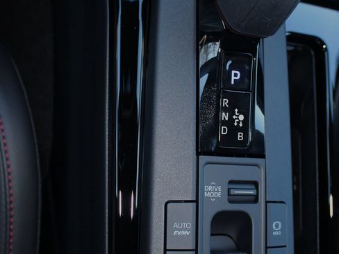 New 2026 Toyota Prius Plug-In Hybrid FWD image 32