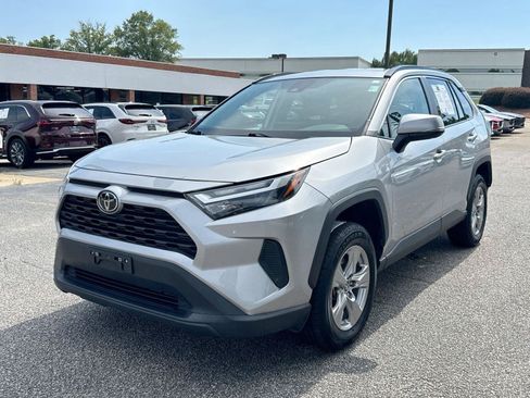 Used 2024 Toyota RAV4 XLE AWD/4WD image 18