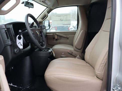 New 2025 Chevrolet Express 3500 Work Van w/ Driver Convenience Package image 7