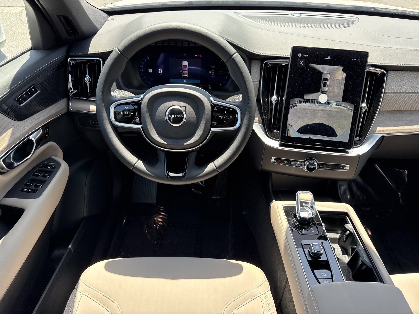 New 2026 Volvo XC90 T8 Plus w/ Protection Package Premier AWD/4WD image 18
