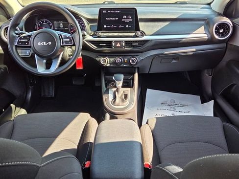 Used 2022 Kia Forte LXS FWD image 8