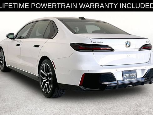 Used 2026 BMW 740i RWD image 15
