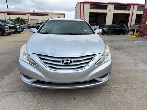 Used 2012 Hyundai Sonata GLS image 2