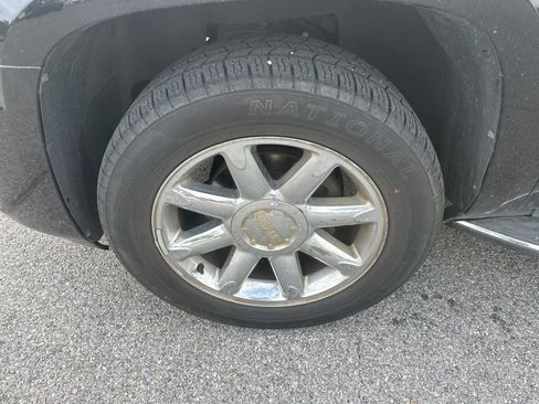 Used 2010 GMC Yukon Denali image 11