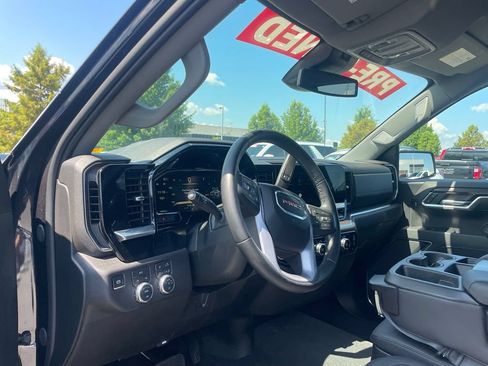 Used 2026 GMC Sierra 1500 SLT AWD/4WD image 9