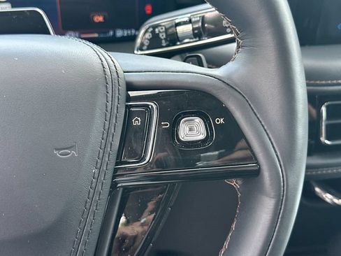 New 2025 Lincoln Aviator Reserve w/ Luxury Package RWD image 24