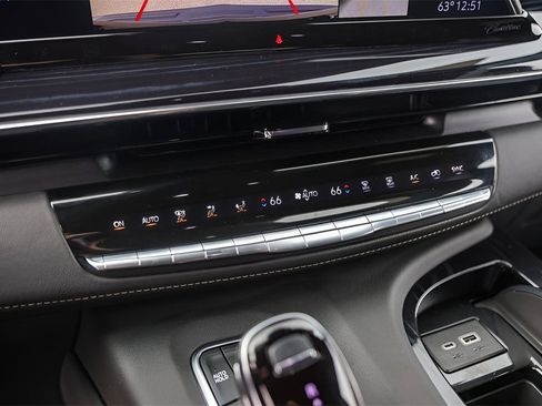 Used 2024 Cadillac Escalade Sport w/ LPO, ONYX Package image 18