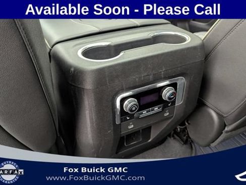 Certified 2023 GMC Yukon XL SLT w/ SLT Premium Package AWD/4WD image 33