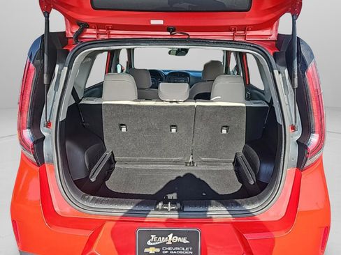 Used 2024 Kia Soul LX image 28