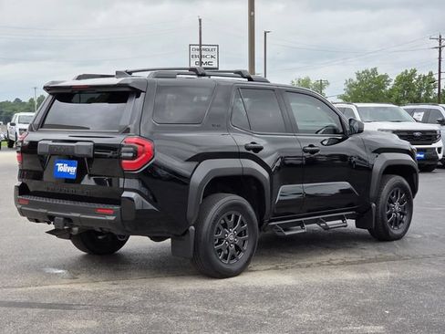 Used 2025 Toyota 4Runner SR5 AWD/4WD image 7