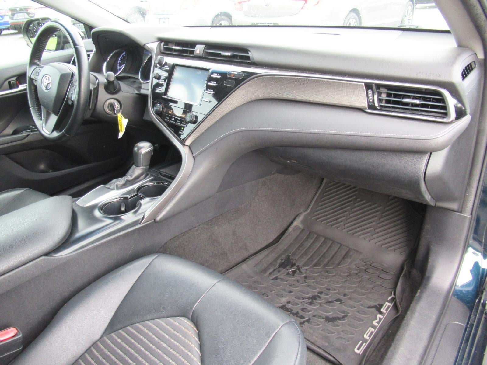 Used 2019 Toyota Camry SE FWD image 11