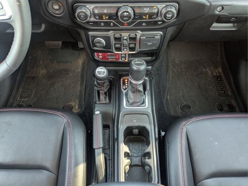 Used 2023 Jeep Gladiator Rubicon w/ LED Lighting Group AWD/4WD image 17