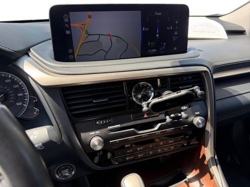 Used 2022 Lexus RX 350L Premium w/ Premium Package image 12