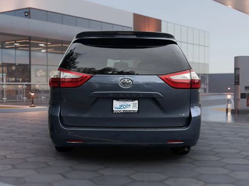 Used 2015 Toyota Sienna LE image 7