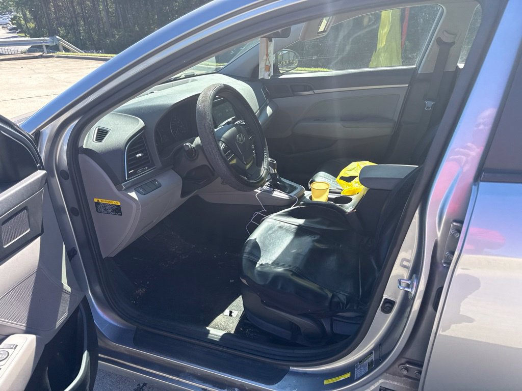 Used 2017 Hyundai Elantra SE FWD image 19