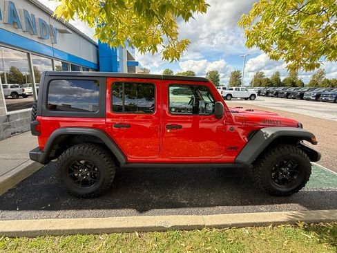 Used 2025 Jeep Wrangler Unlimited Sport AWD/4WD image 6