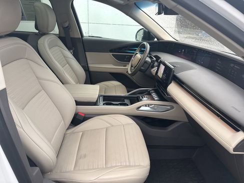 Used 2024 Lincoln Nautilus Reserve w/ Equipment Group 202A image 31