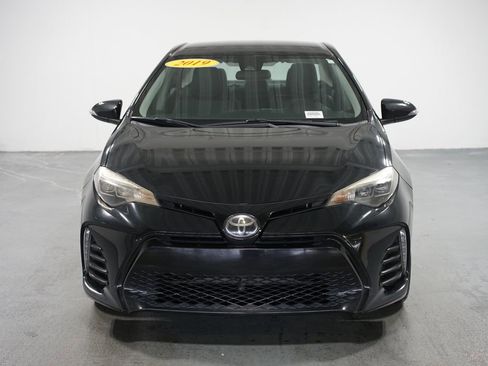 Used 2019 Toyota Corolla SE image 2