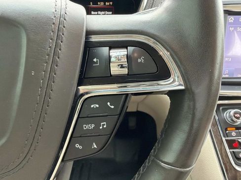 Certified 2020 Lincoln Continental w/ Premium Package FWD image 29