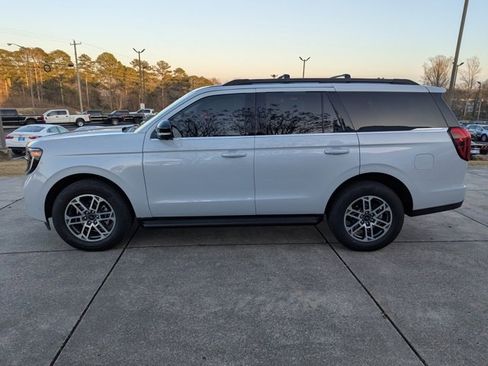 Used 2025 Ford Expedition Active image 4