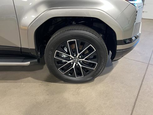 Used 2026 Lexus GX 550 w/ Accessory Package (2T) image 44