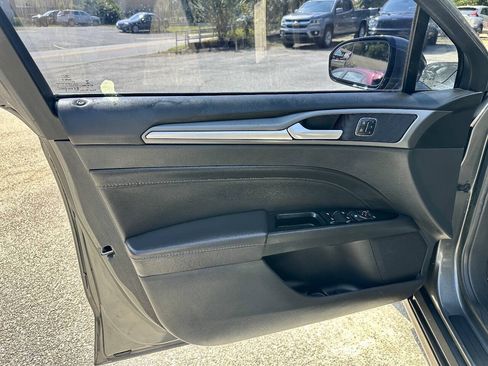 Used 2015 Ford Fusion Titanium FWD image 11