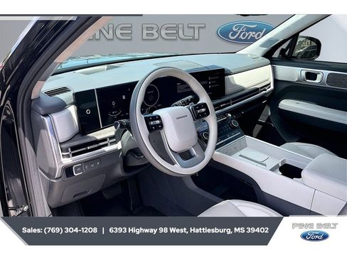 Used 2025 Hyundai Santa Fe Calligraphy FWD image 12