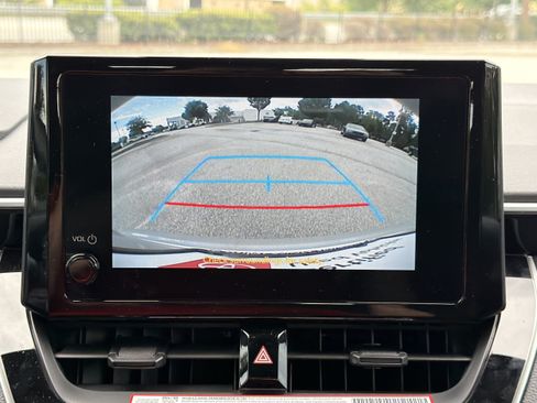 Used 2026 Toyota Corolla SE FWD image 5